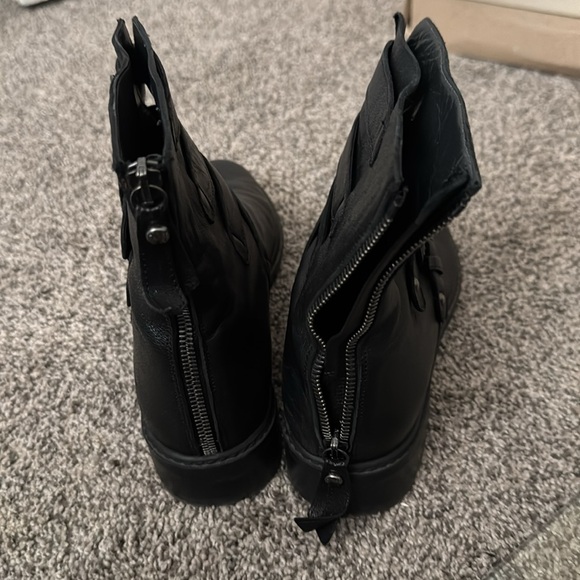 Stuart Weitzman Booties (Jitterbug) - Picture 3 of 5